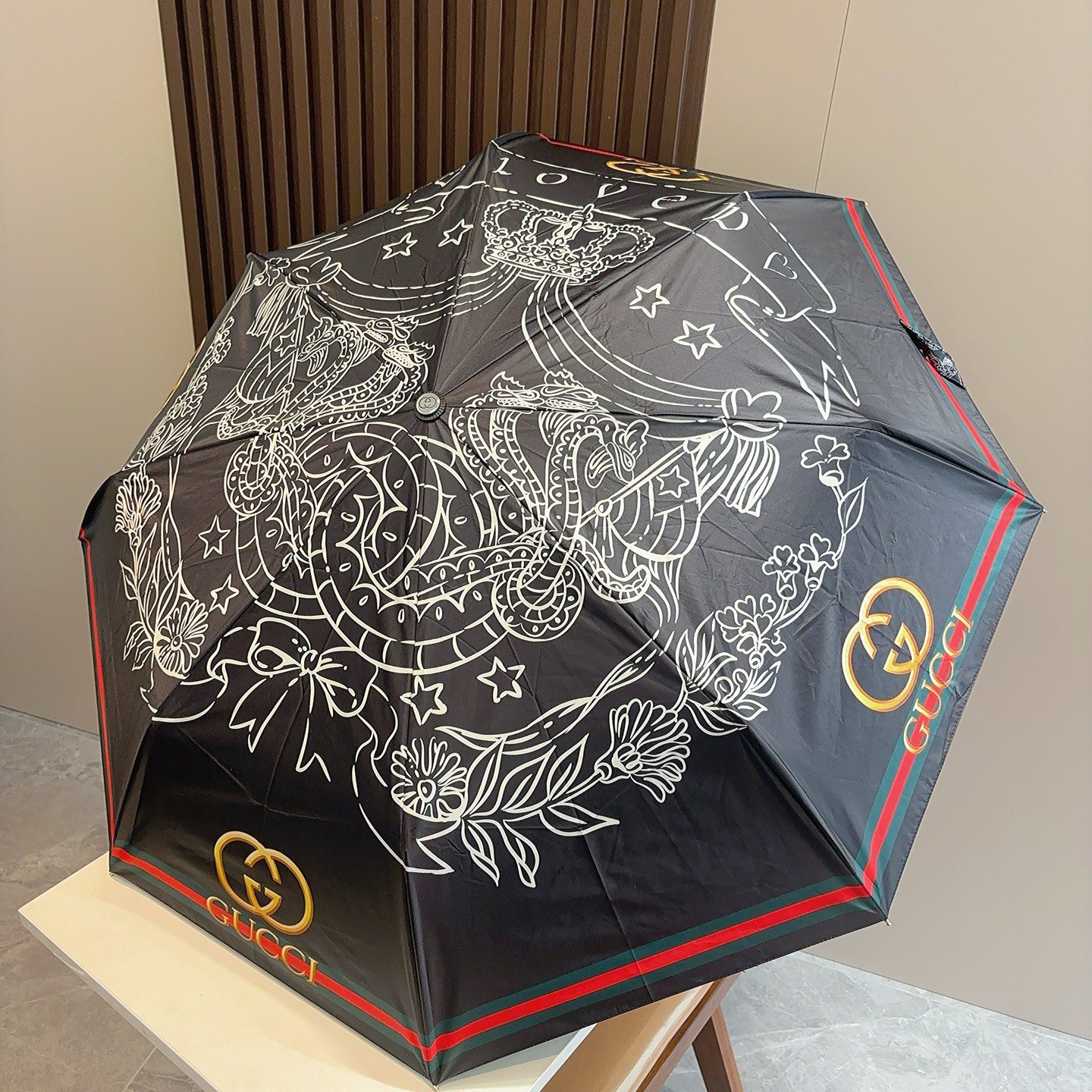 GUCCI（古奇）新款 三折自动折叠晴雨伞 选用台湾进口UV防紫外线伞布 原单代工级品质  🌹