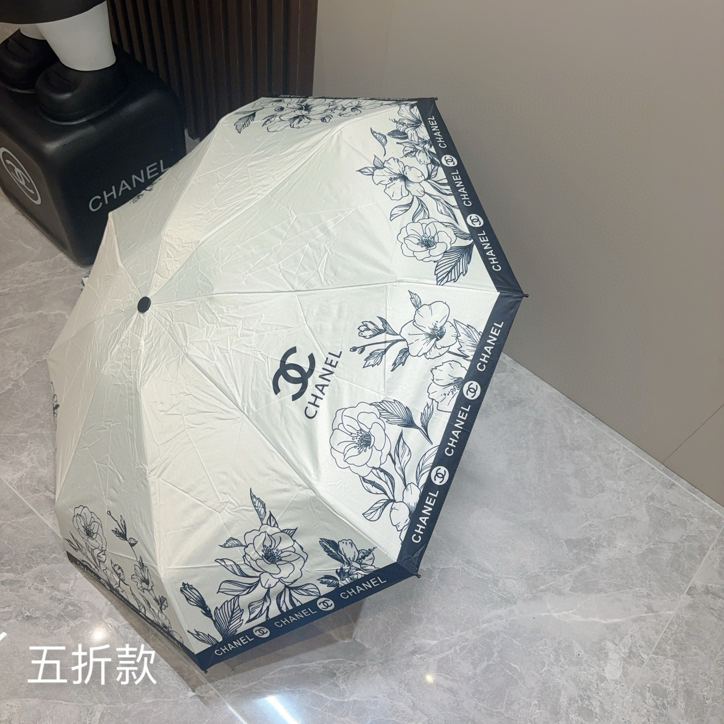  CHANEL（香奈儿）五折手动折叠晴雨伞 选用台湾进口UV防紫外线伞布 原单代工级品质  🌹