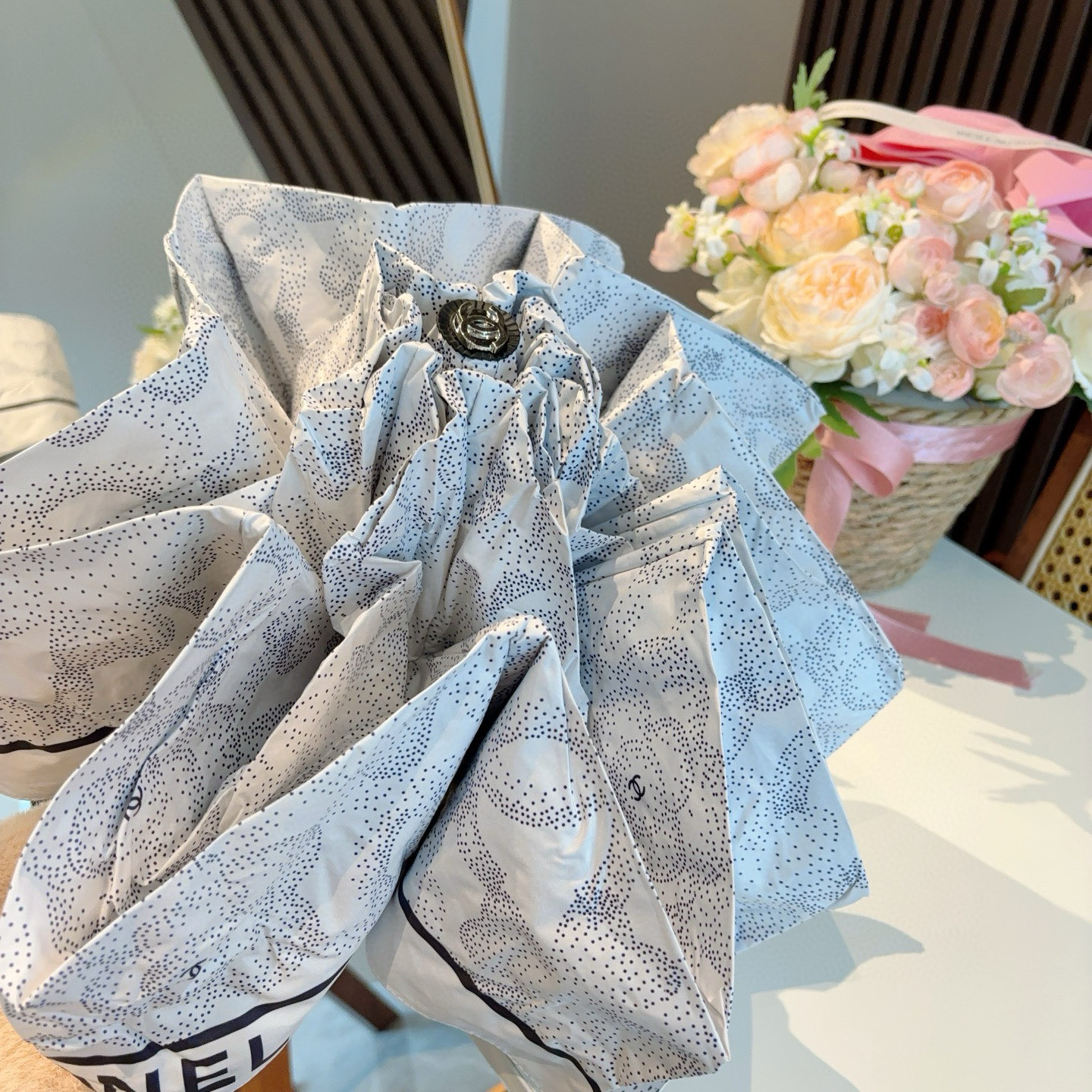  CHANEL（香奈儿）五折手动折叠晴雨伞 选用台湾进口UV防紫外线伞布 原单代工级品质  🌹