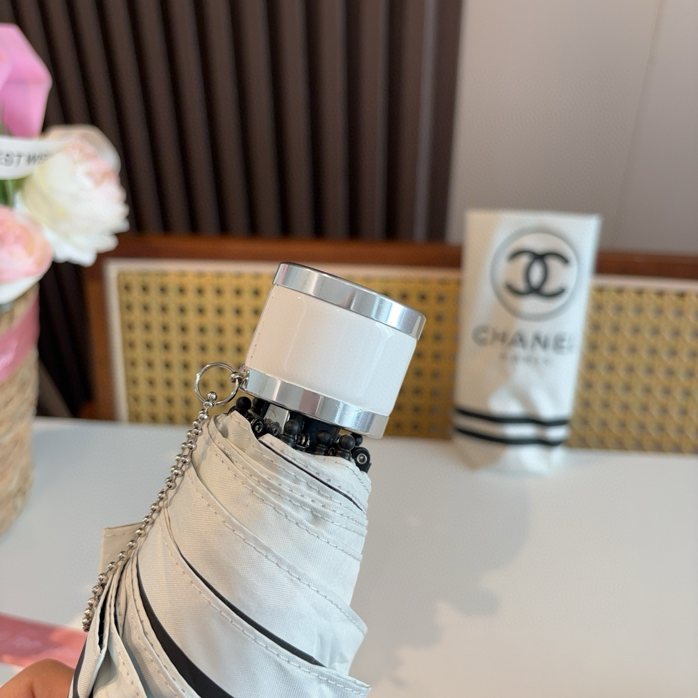  CHANEL（香奈儿）五折手动折叠晴雨伞 选用台湾进口UV防紫外线伞布 原单代工级品质  🌹