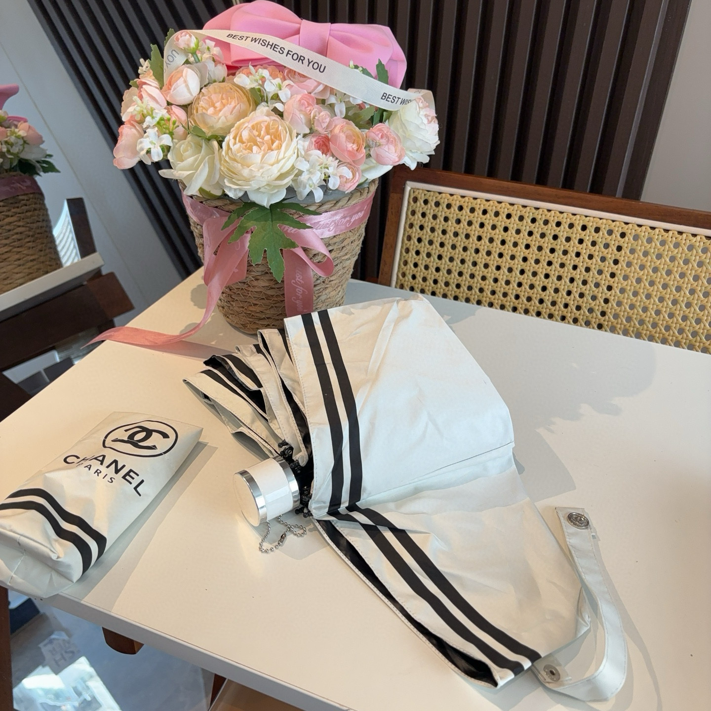  CHANEL（香奈儿）五折手动折叠晴雨伞 选用台湾进口UV防紫外线伞布 原单代工级品质  🌹