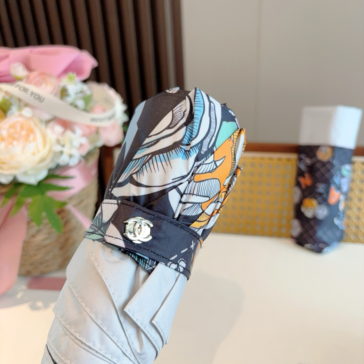  CHANEL（香奈儿）五折手动折叠晴雨伞 选用台湾进口UV防紫外线伞布 原单代工级品质  🌹