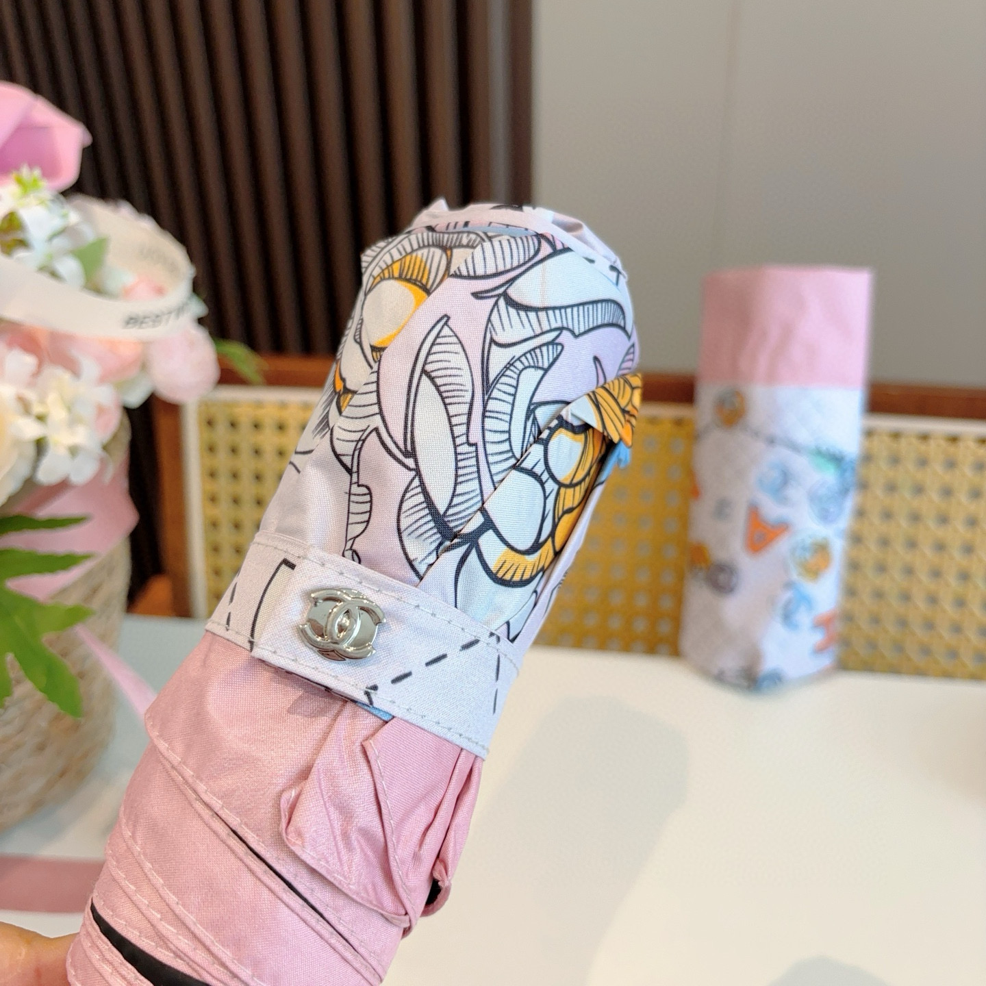  CHANEL（香奈儿）五折手动折叠晴雨伞 选用台湾进口UV防紫外线伞布 原单代工级品质  🌹