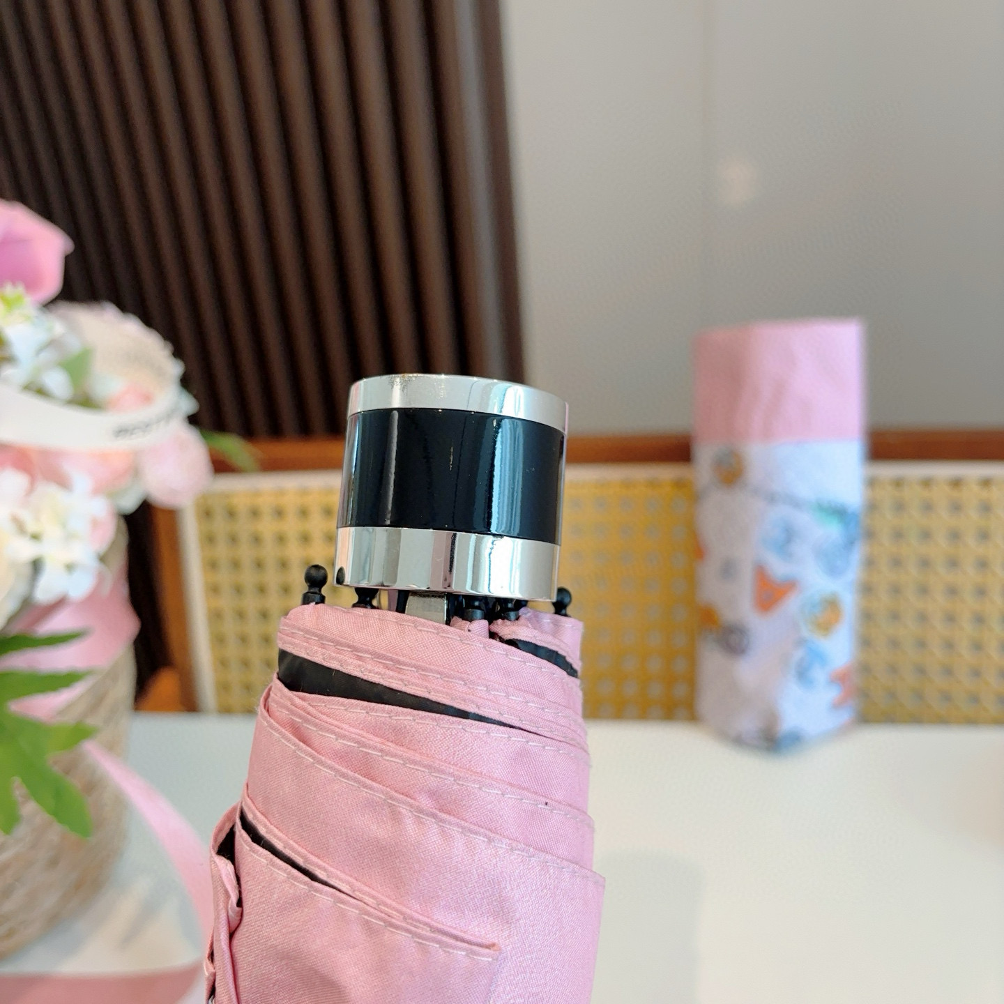  CHANEL（香奈儿）五折手动折叠晴雨伞 选用台湾进口UV防紫外线伞布 原单代工级品质  🌹