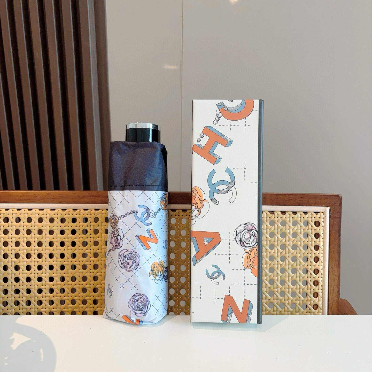  CHANEL（香奈儿）五折手动折叠晴雨伞 选用台湾进口UV防紫外线伞布 原单代工级品质  🌹