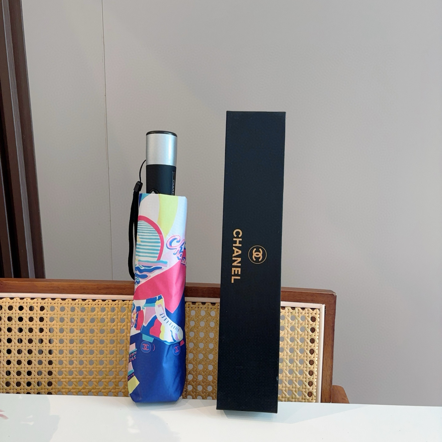  CHANEL香奈儿 带灯带报警器🚨 三折自动折叠晴雨伞  时尚原单代工品质 细节精致 看得见的品质 打