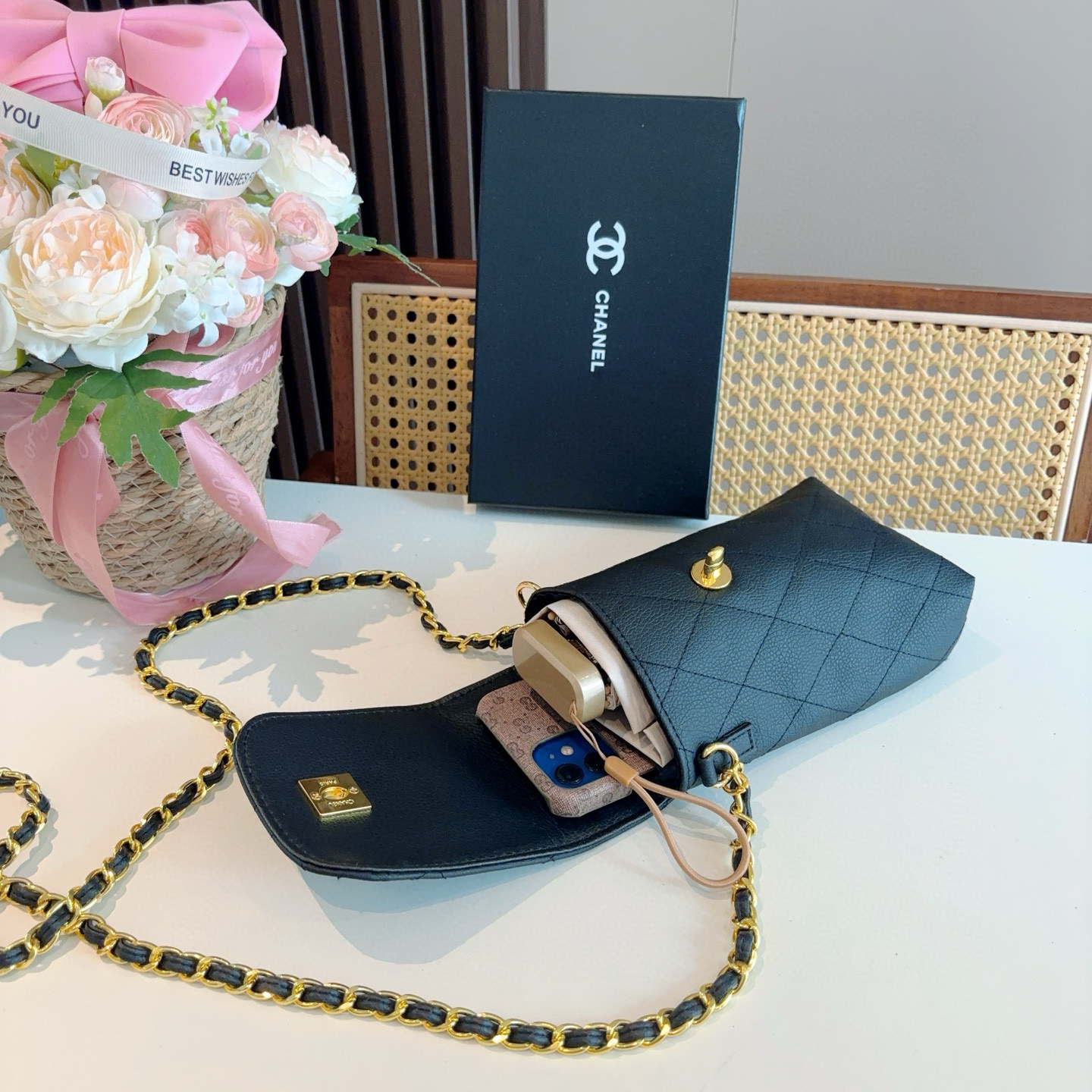  Chanel香奈儿 拼接五折小巧 配送链包 配套包装盒 链包可放手机  时尚博主人手一套，造型神器！出