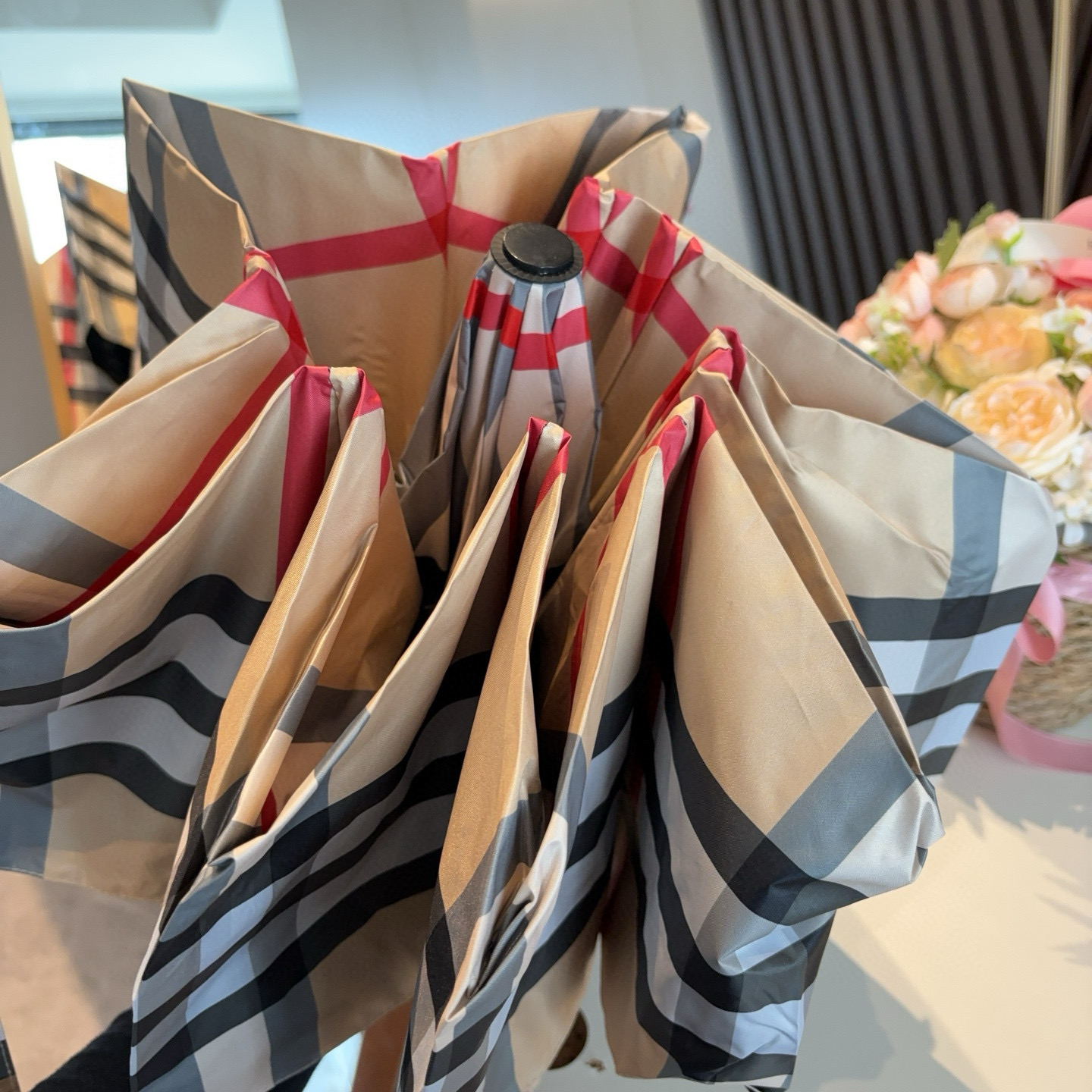  BURBERRY（巴宝莉） 三折自动折叠晴雨伞 年度巅峰之作 经典 高雅 时髦 这就是被称为英国BUR