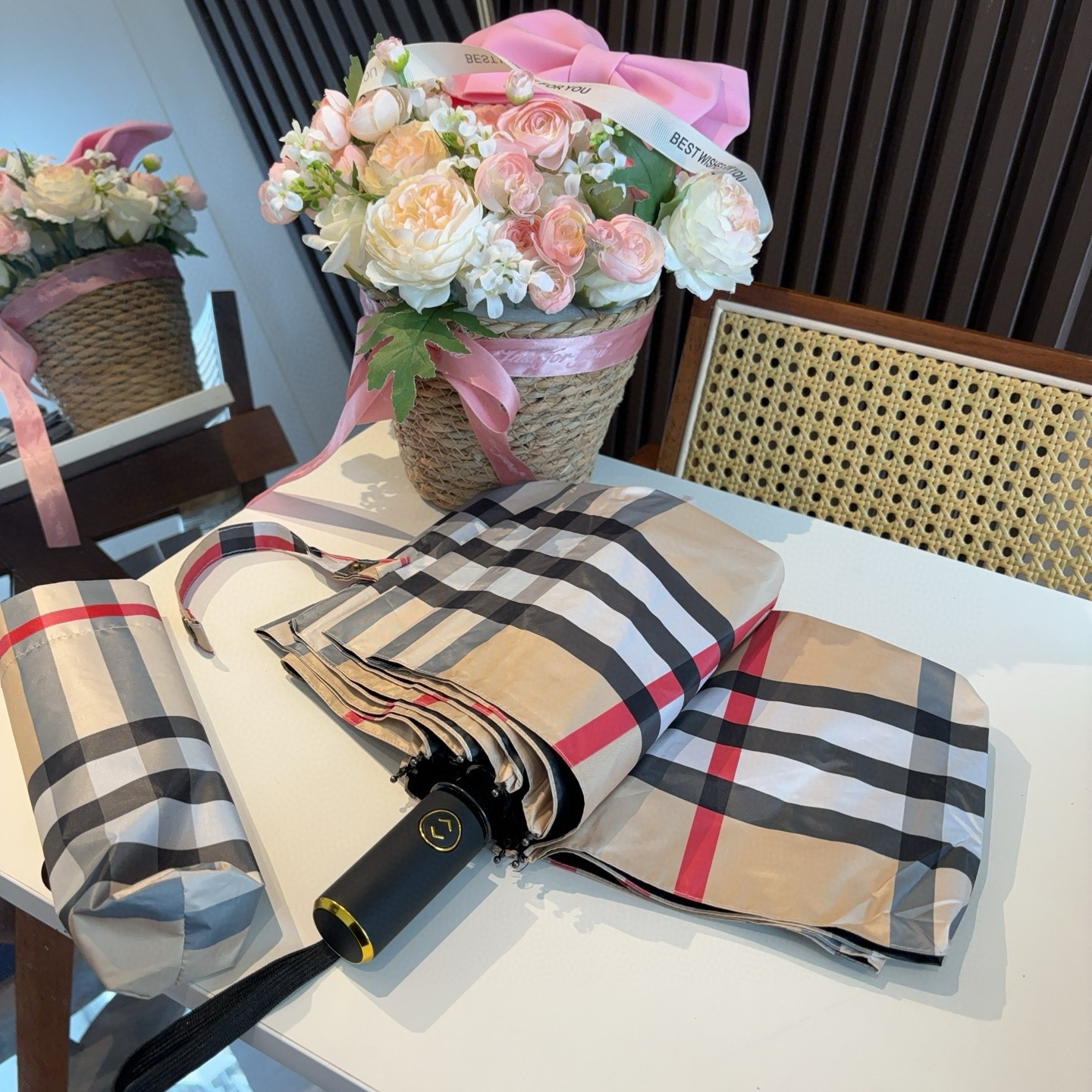  BURBERRY（巴宝莉） 三折自动折叠晴雨伞 年度巅峰之作 经典 高雅 时髦 这就是被称为英国BUR