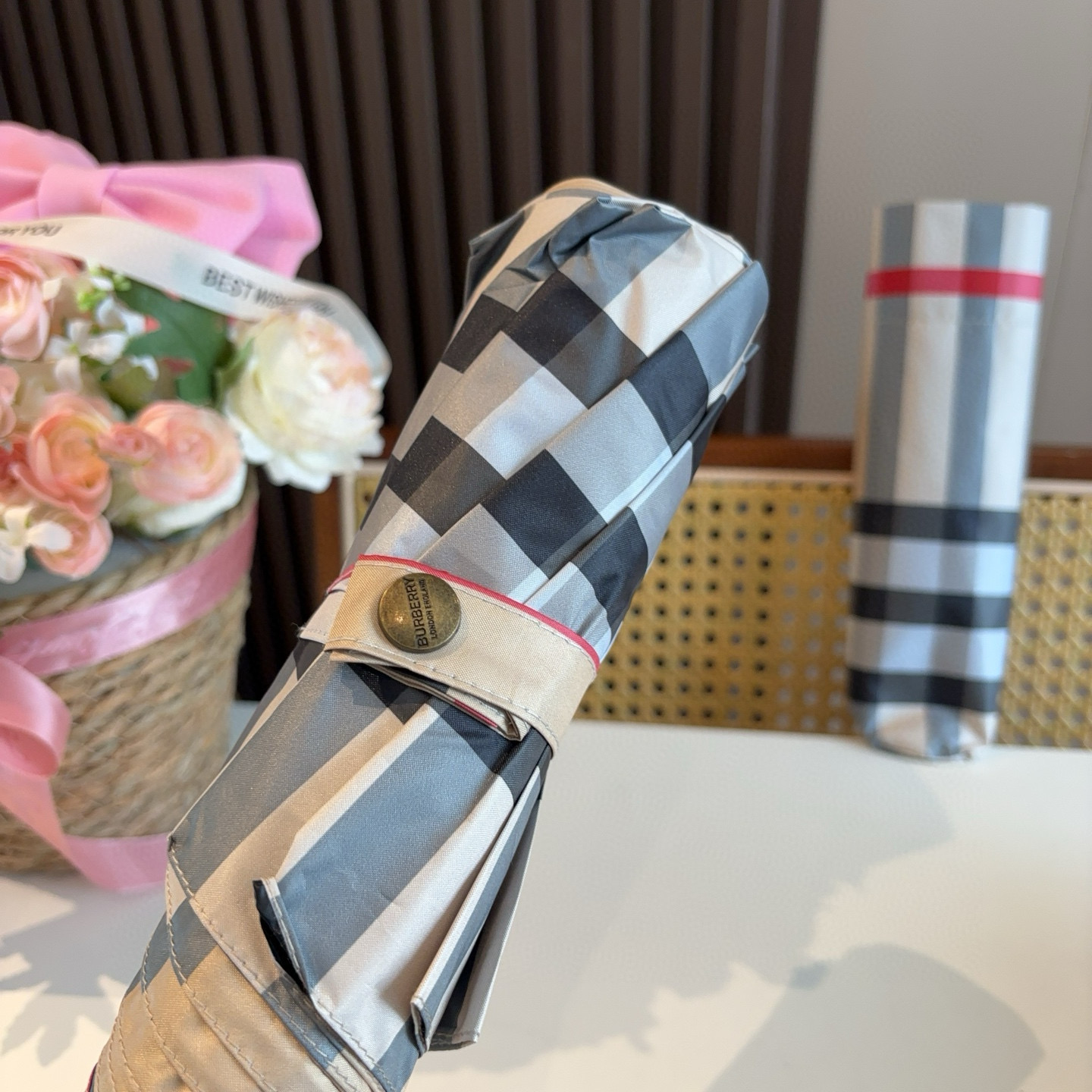  BURBERRY（巴宝莉） 三折自动折叠晴雨伞 年度巅峰之作 经典 高雅 时髦 这就是被称为英国BUR