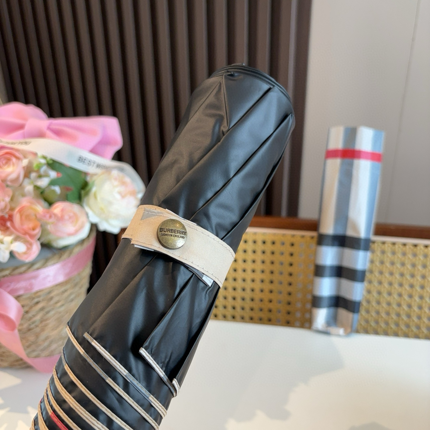  BURBERRY（巴宝莉） 三折自动折叠晴雨伞 年度巅峰之作 经典 高雅 时髦 这就是被称为英国BUR