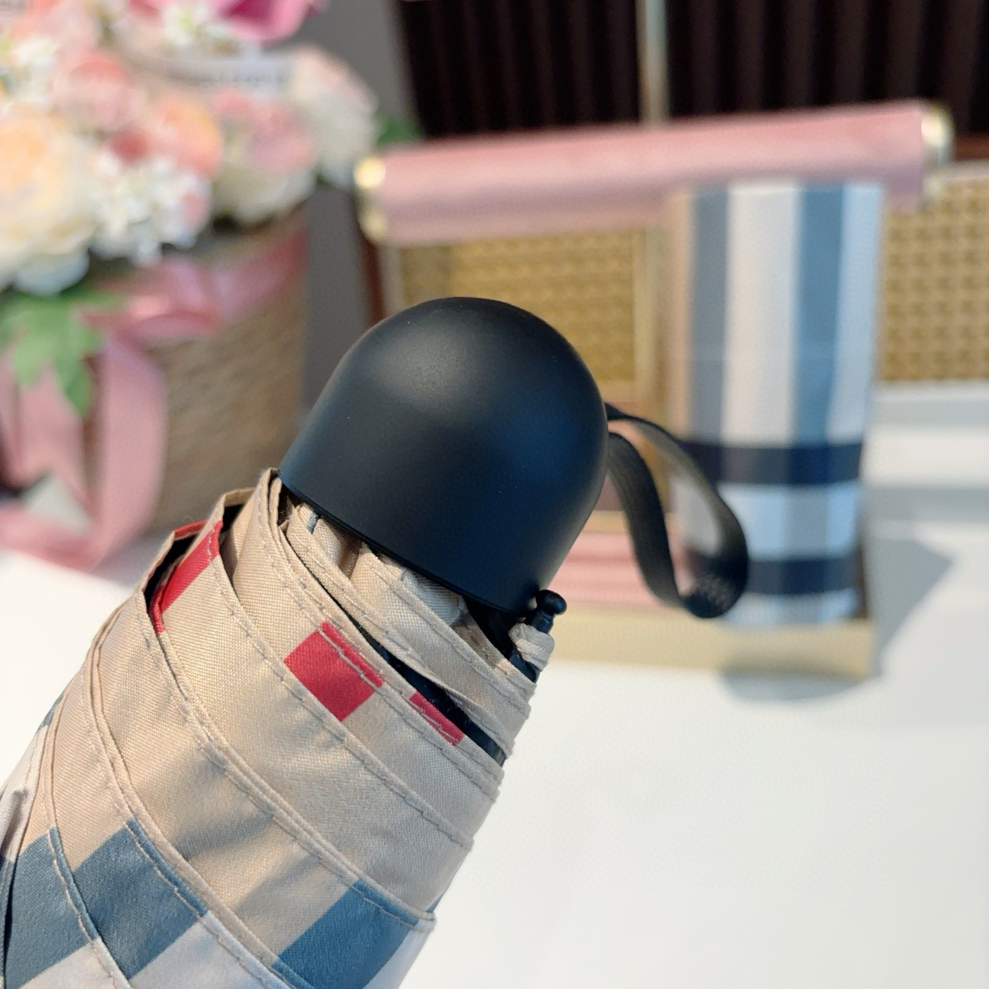  BURBERRY（巴宝莉）经典格纹 五折手动折叠晴雨伞 选用台湾进口UV防紫外线伞布 原单代工级品质 