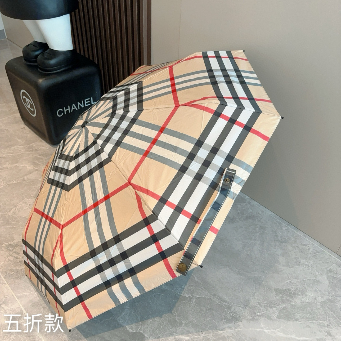  BURBERRY（巴宝莉）经典格纹 五折手动折叠晴雨伞 选用台湾进口UV防紫外线伞布 原单代工级品质 