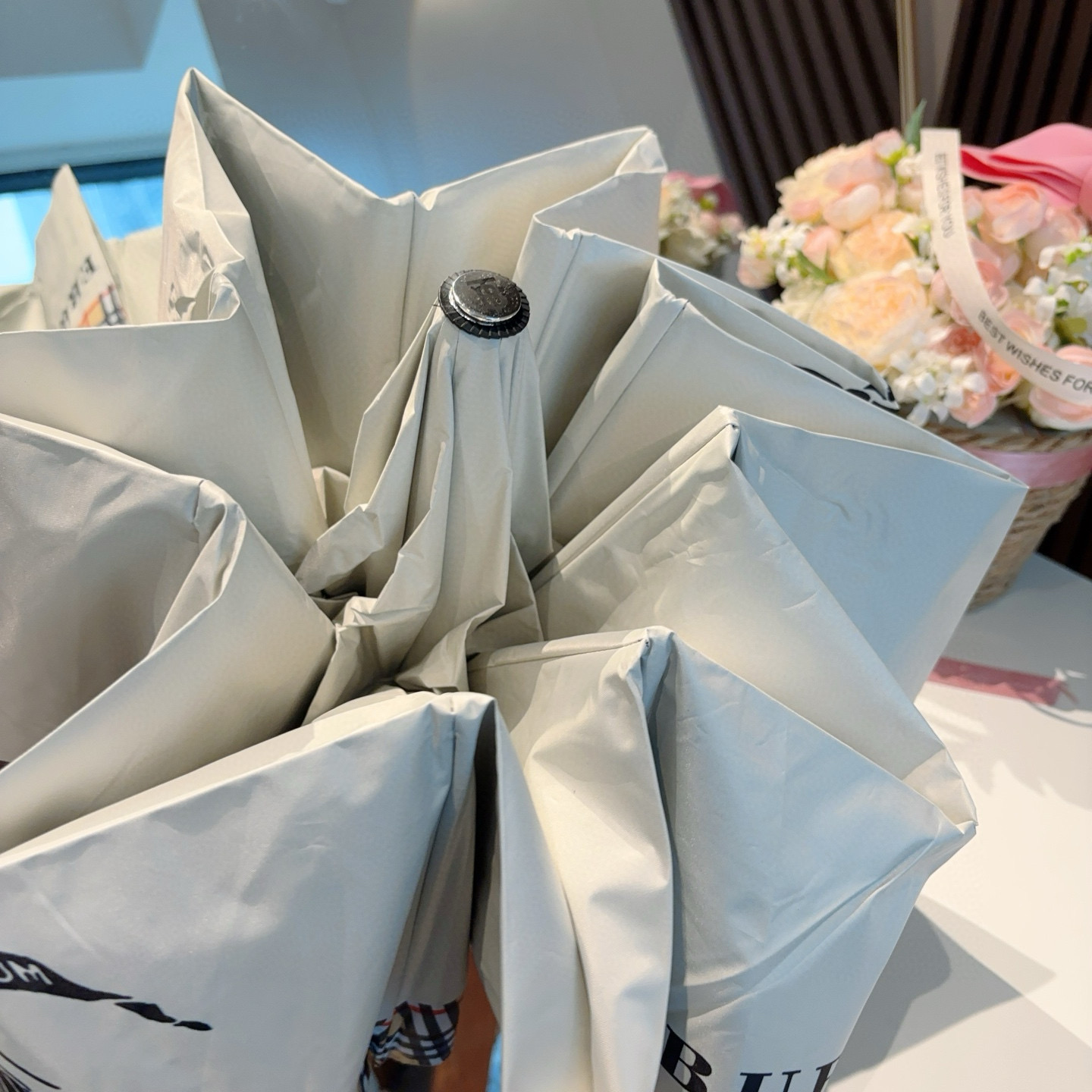  BURBERRY（巴宝莉） 三折自动折叠晴雨伞 年度巅峰之作 经典 高雅 时髦 这就是被称为英国BUR