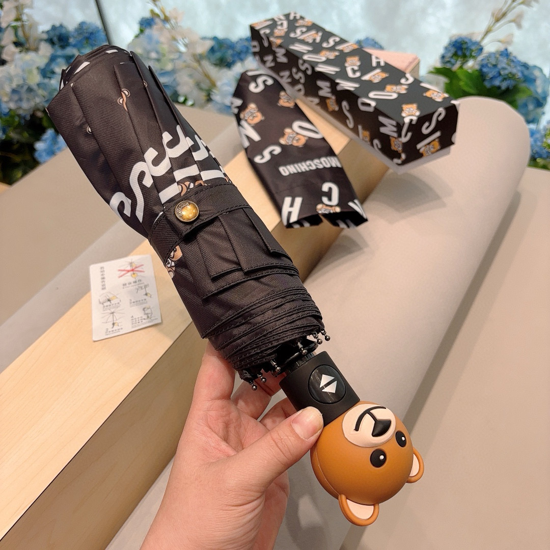  Moschino（莫斯奇诺）字母熊头 三折自动伞设计师Franco Moschino以自己的名字命名的