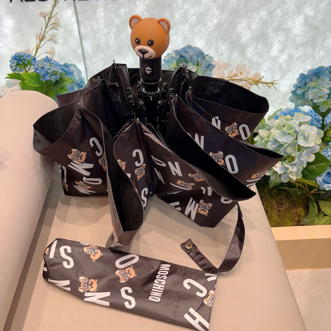  Moschino（莫斯奇诺）字母熊头 三折自动伞设计师Franco Moschino以自己的名字命名的