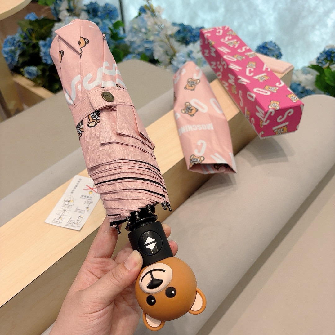  Moschino（莫斯奇诺）字母熊头 三折自动伞设计师Franco Moschino以自己的名字命名的