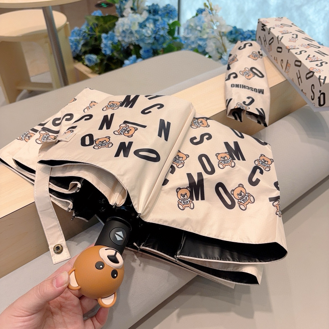  Moschino（莫斯奇诺）字母熊头 三折自动伞设计师Franco Moschino以自己的名字命名的