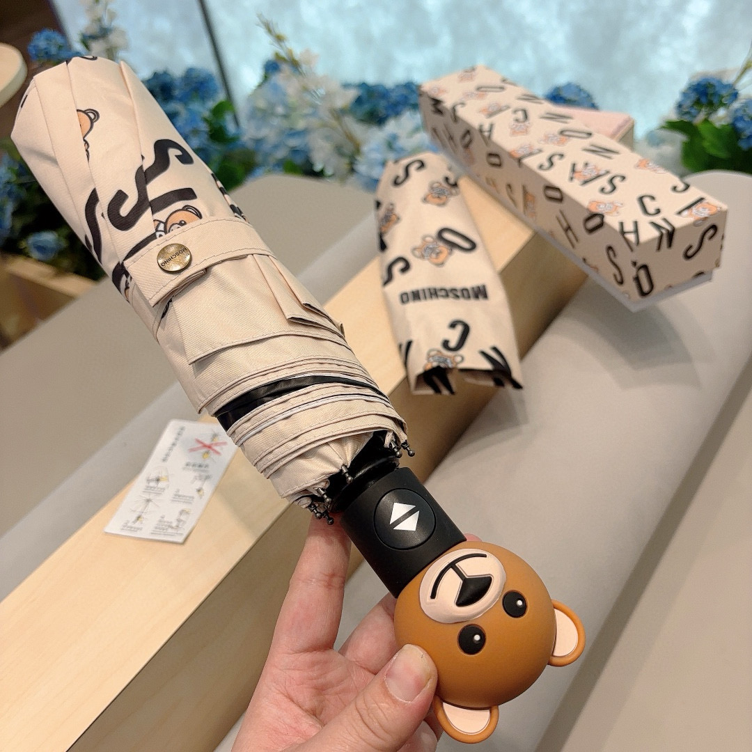  Moschino（莫斯奇诺）字母熊头 三折自动伞设计师Franco Moschino以自己的名字命名的