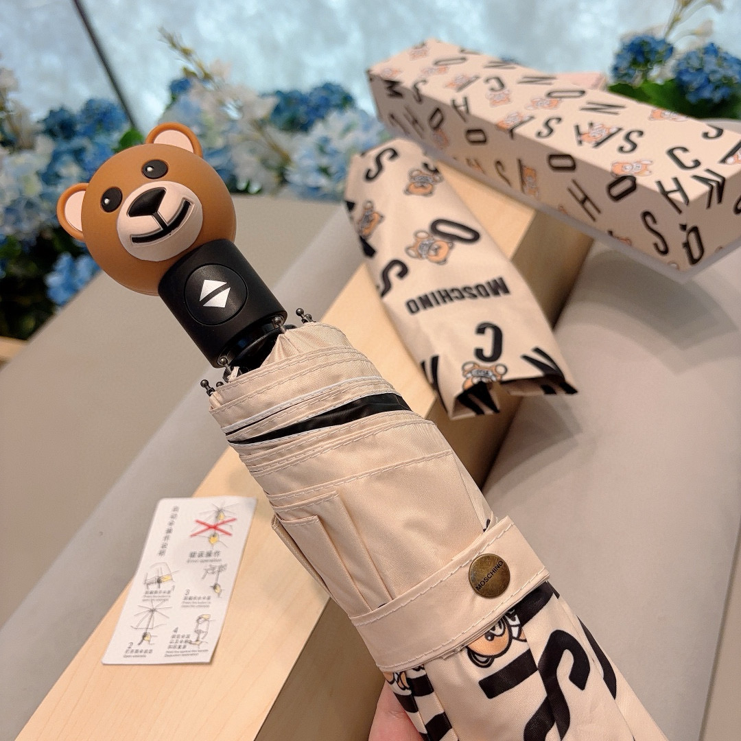  Moschino（莫斯奇诺）字母熊头 三折自动伞设计师Franco Moschino以自己的名字命名的