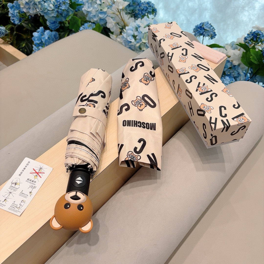  Moschino（莫斯奇诺）字母熊头 三折自动伞设计师Franco Moschino以自己的名字命名的