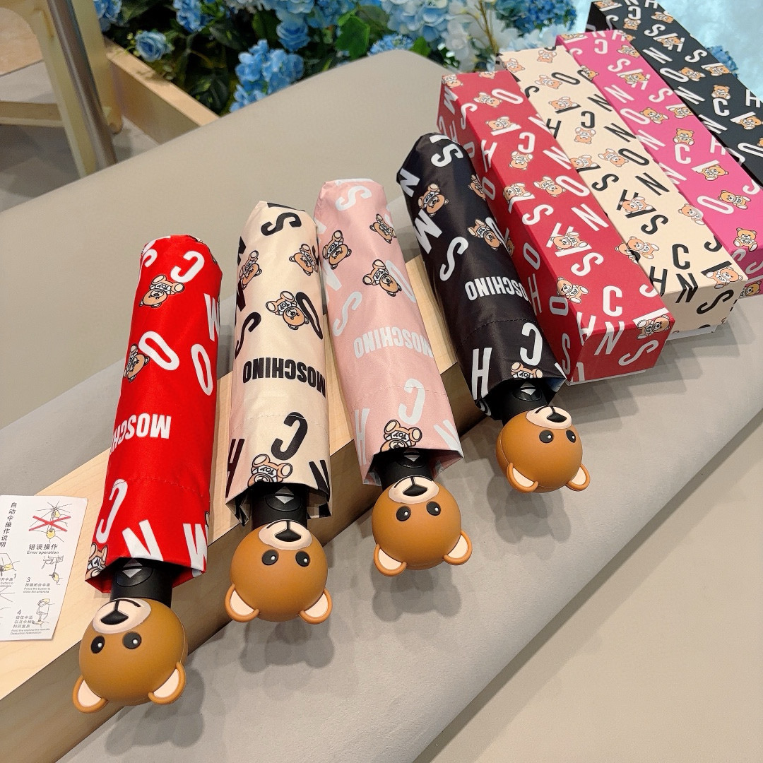  Moschino（莫斯奇诺）字母熊头 三折自动伞设计师Franco Moschino以自己的名字命名的