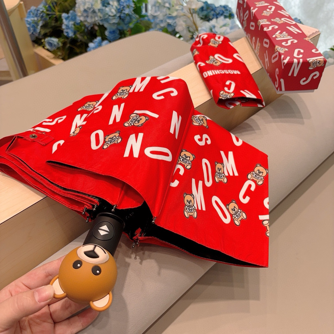  Moschino（莫斯奇诺）字母熊头 三折自动伞设计师Franco Moschino以自己的名字命名的