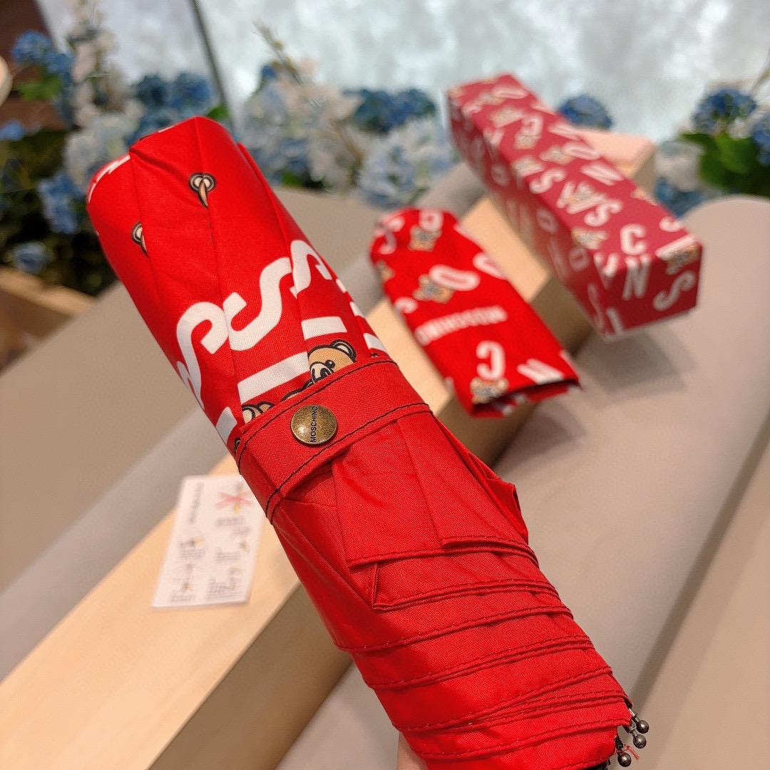 Moschino（莫斯奇诺）字母熊头 三折自动伞设计师Franco Moschino以自己的名字命名的