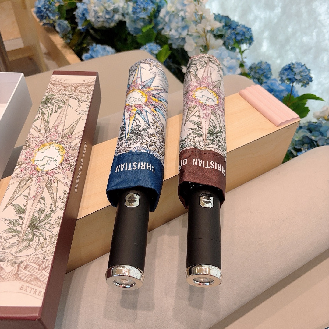  DIOR（迪奥）新款 带灯光 三折自动折叠晴雨伞  时尚原单代工品质 细节精致 看得见的品质 打破一成