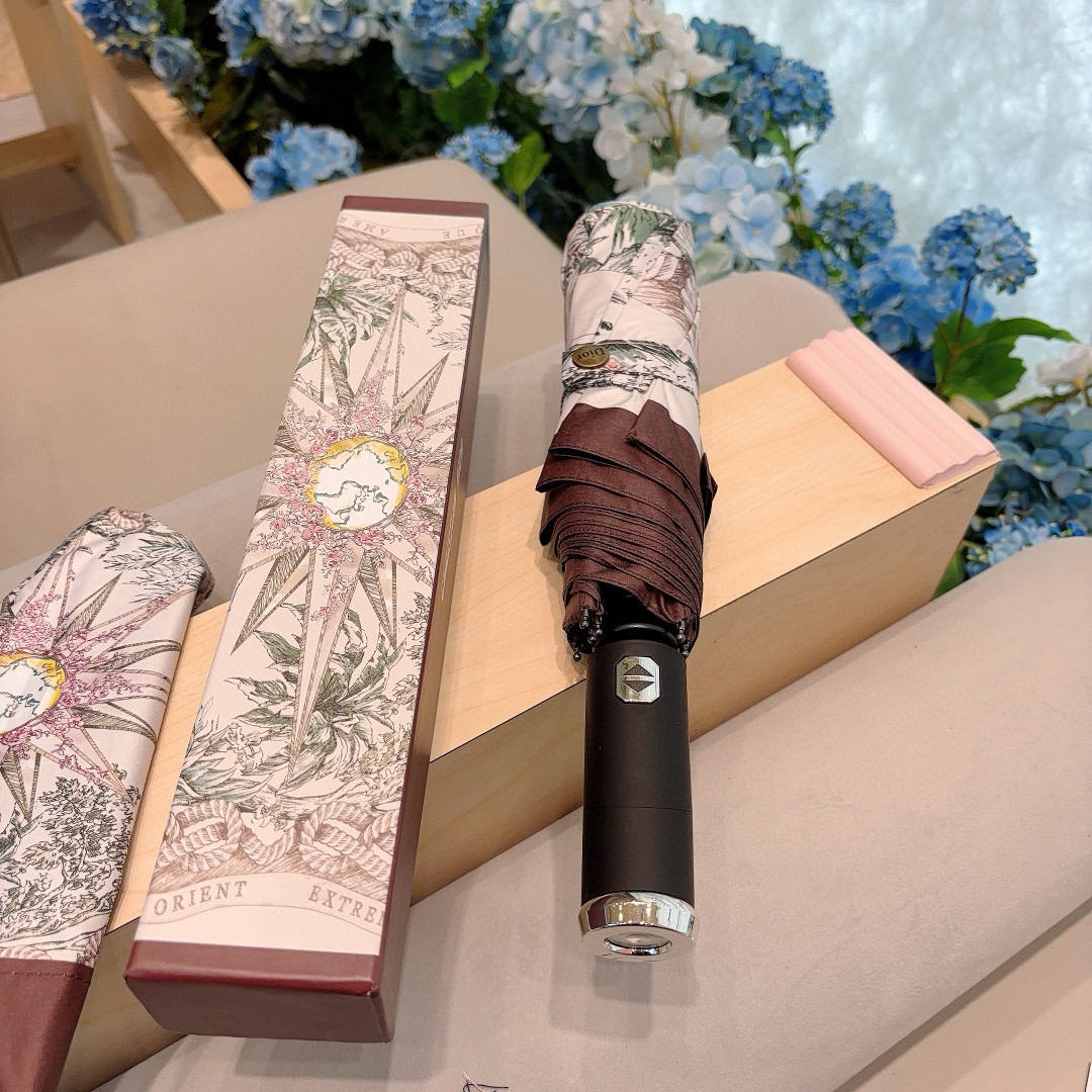  DIOR（迪奥）新款 带灯光 三折自动折叠晴雨伞  时尚原单代工品质 细节精致 看得见的品质 打破一成