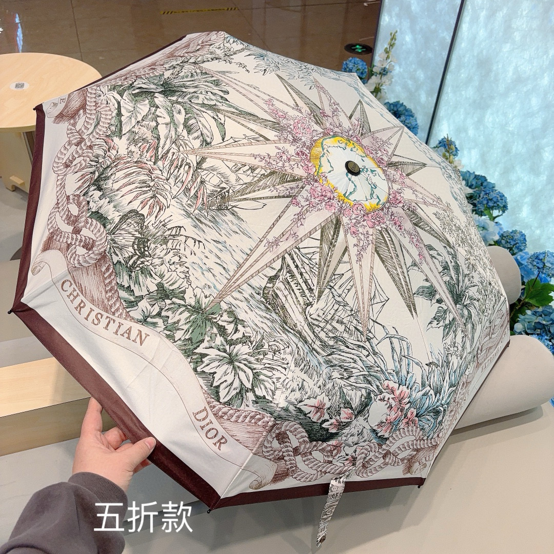  DIOR（迪奥）新款 五折伞 热卖款 时尚指数爆表 不论晴天雨天使用都相得益彰 拥有它感受风从身体经过