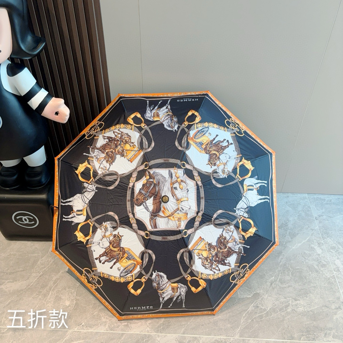 HERMÈS (爱马仕)新款 五折伞 热卖款 时尚指数爆表 不论晴天雨天使用都相得益彰 拥有它感受风从身