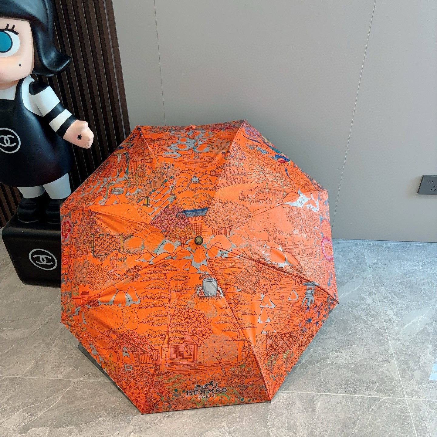 爱马仕（Hermès）   新款 极品H家三折自动伞重磅呈现 以其精湛的工艺技术和源源不断的想像力 新涂