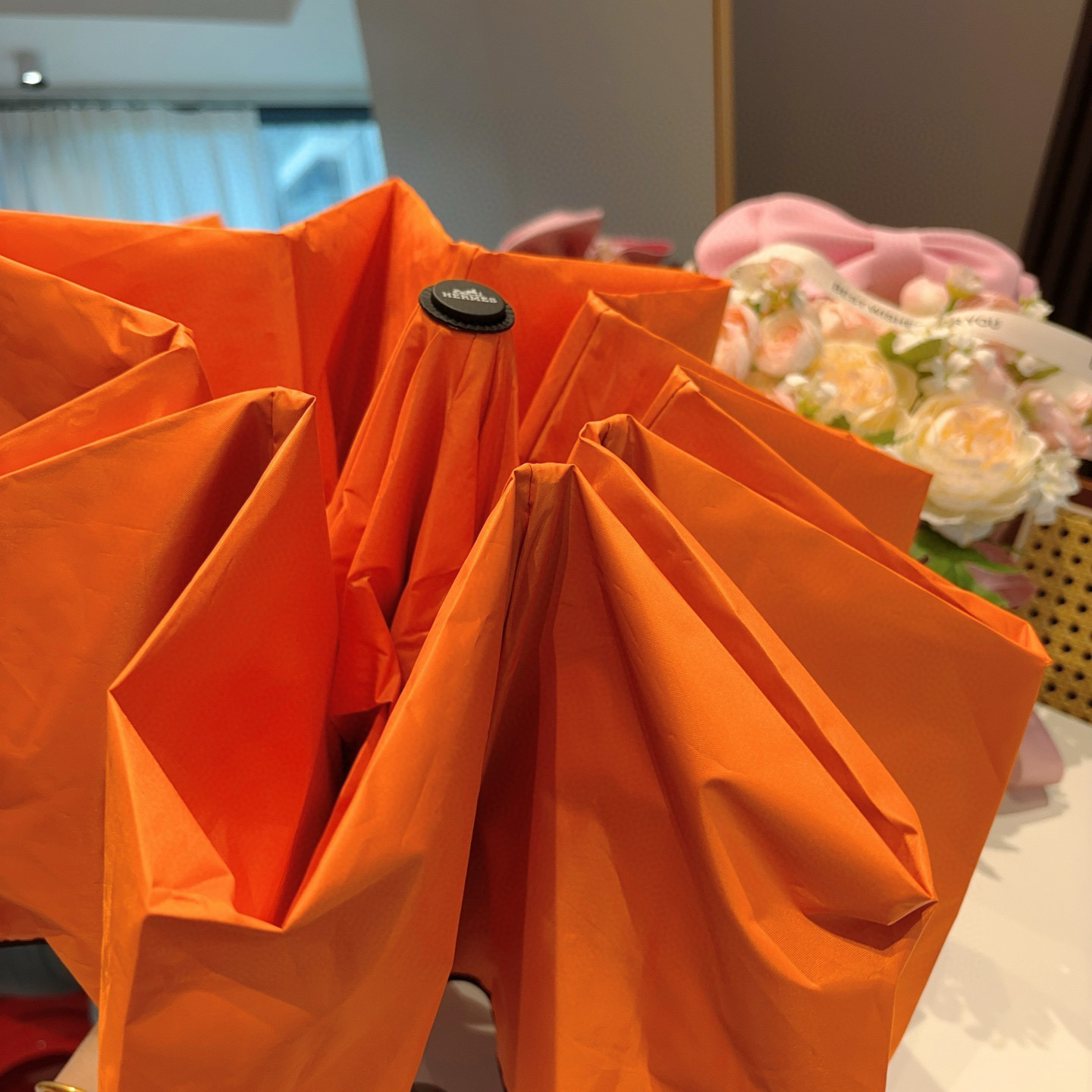 爱马仕（Hermès）   新款 极品H家三折自动伞重磅呈现 以其精湛的工艺技术和源源不断的想像力 新涂