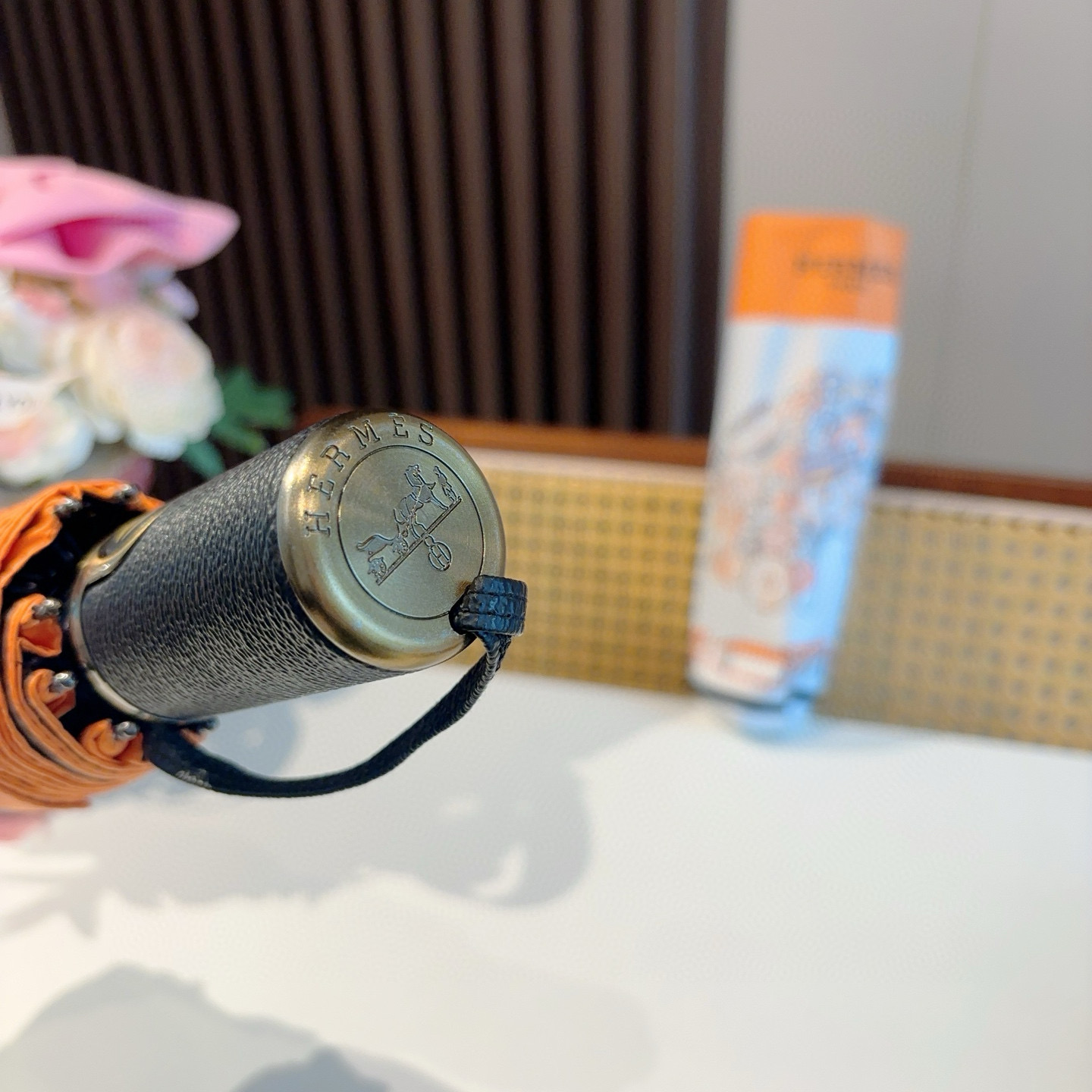 爱马仕（Hermès）   新款 极品H家三折自动伞重磅呈现 以其精湛的工艺技术和源源不断的想像力 新涂