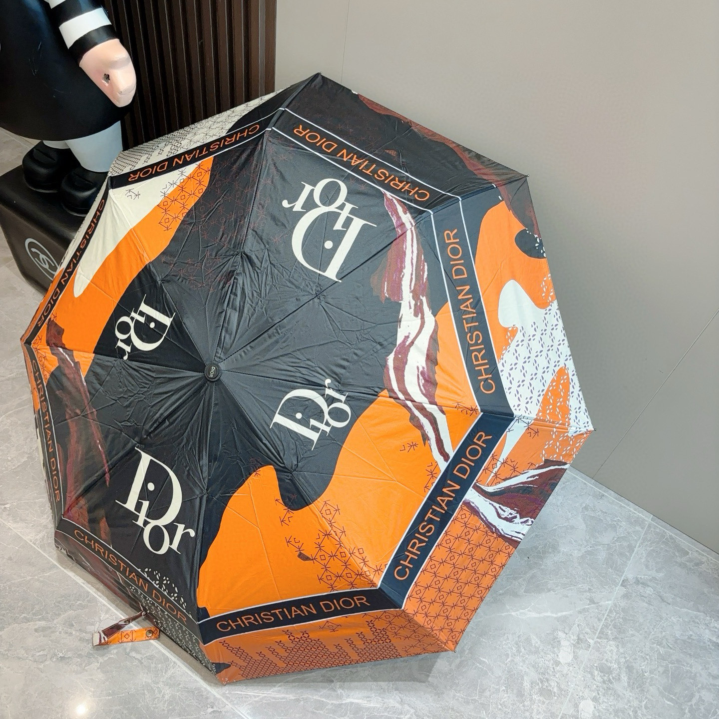  DIOR（迪奥）三折自动折叠晴雨伞  时尚原单代工品质 细节精致 看得见的品质 打破一成不变 色泽纯正