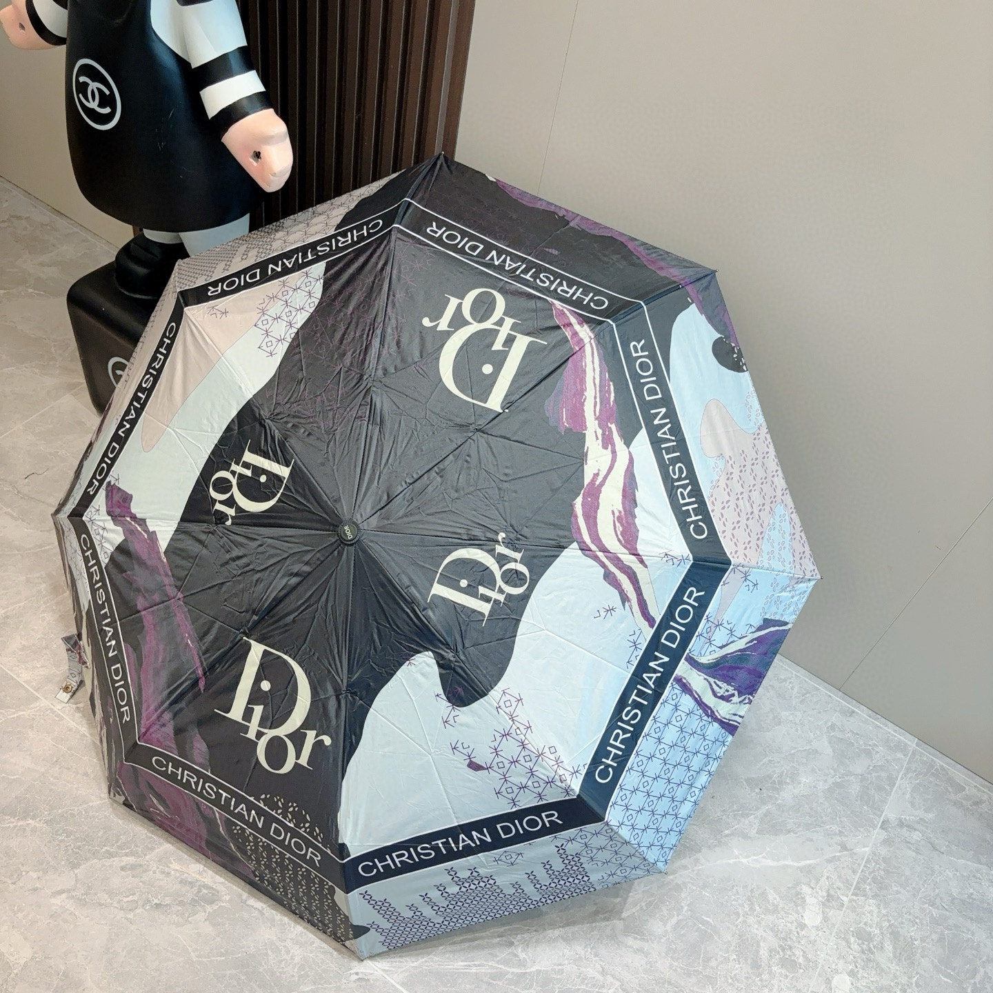  DIOR（迪奥）三折自动折叠晴雨伞  时尚原单代工品质 细节精致 看得见的品质 打破一成不变 色泽纯正