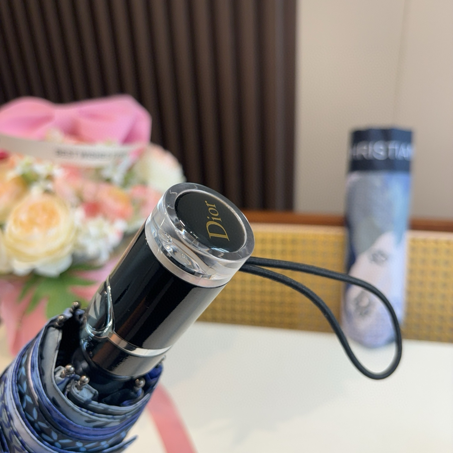  DIOR（迪奥）三折自动折叠晴雨伞  时尚原单代工品质 细节精致 看得见的品质 打破一成不变 色泽纯正