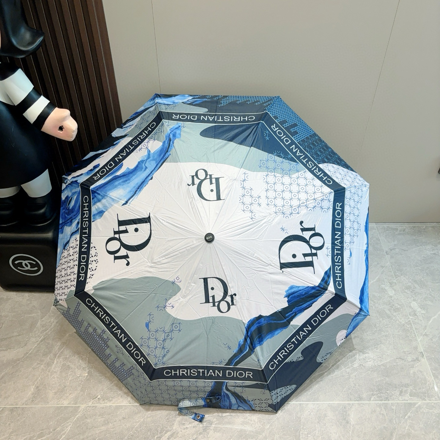  DIOR（迪奥）三折自动折叠晴雨伞  时尚原单代工品质 细节精致 看得见的品质 打破一成不变 色泽纯正