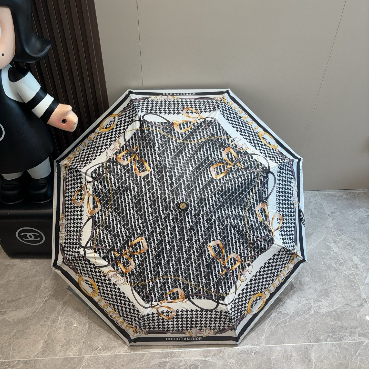  DIOR（迪奥）三折自动折叠晴雨伞  时尚原单代工品质 细节精致 看得见的品质 打破一成不变 色泽纯正