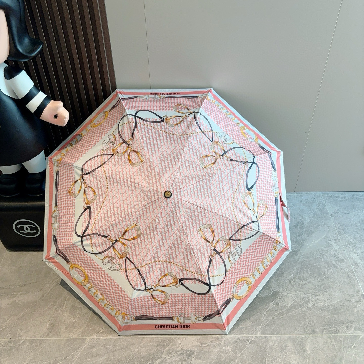  DIOR（迪奥）三折自动折叠晴雨伞  时尚原单代工品质 细节精致 看得见的品质 打破一成不变 色泽纯正