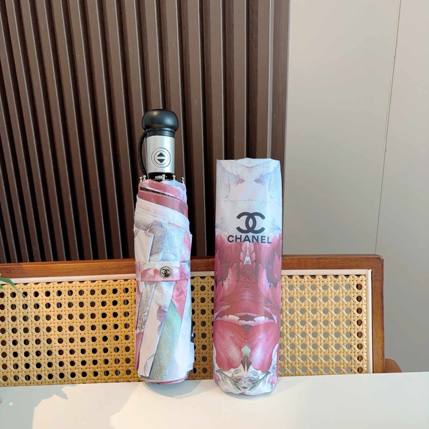  CHANEL香奈儿 三折自动折叠晴雨伞  时尚原单代工品质 细节精致 看得见的品质 打破一成不变 色泽