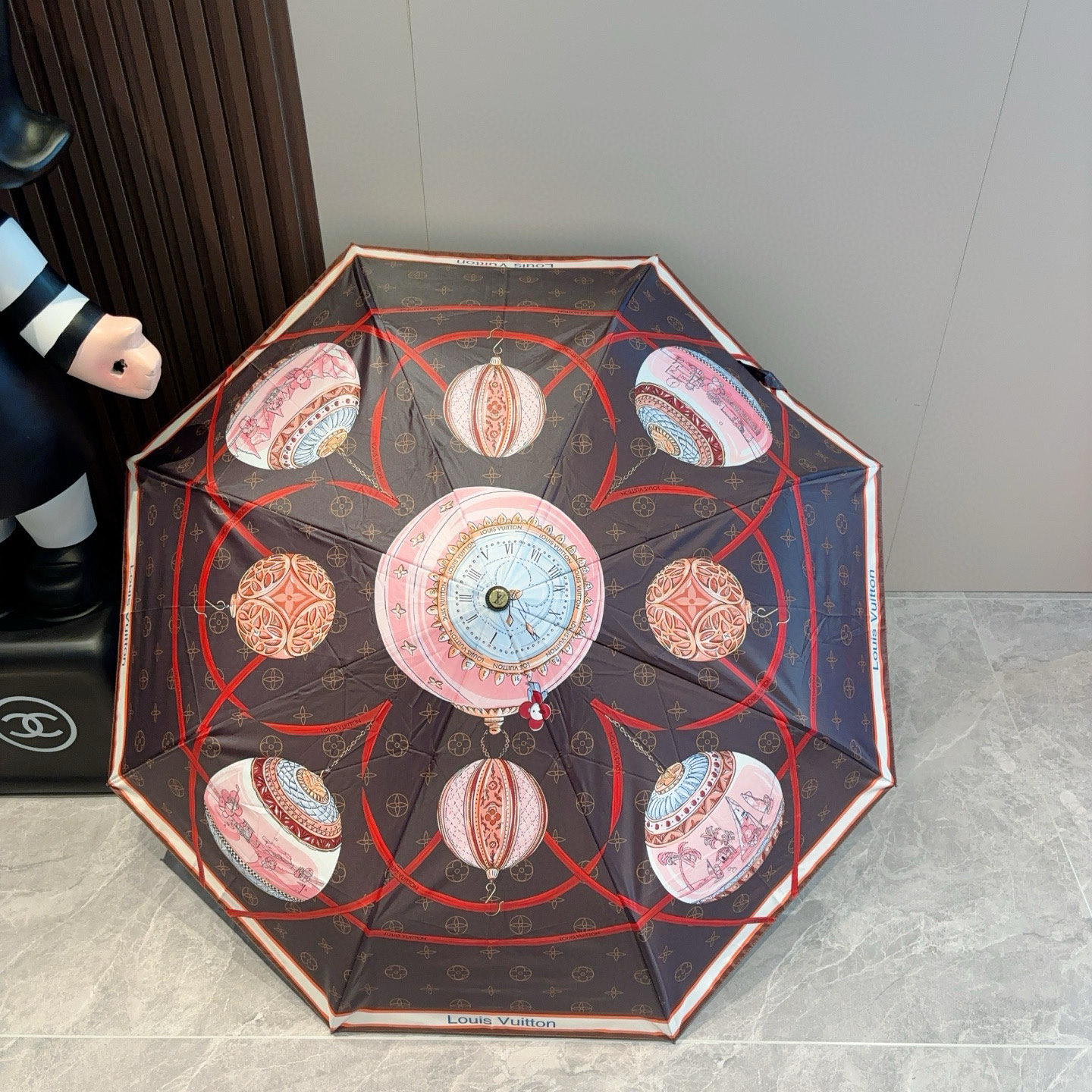  LOUIS VUITTON （路易威登）2025新款 经典字母 三折自动折叠晴雨伞 新涂层技术深色伞面