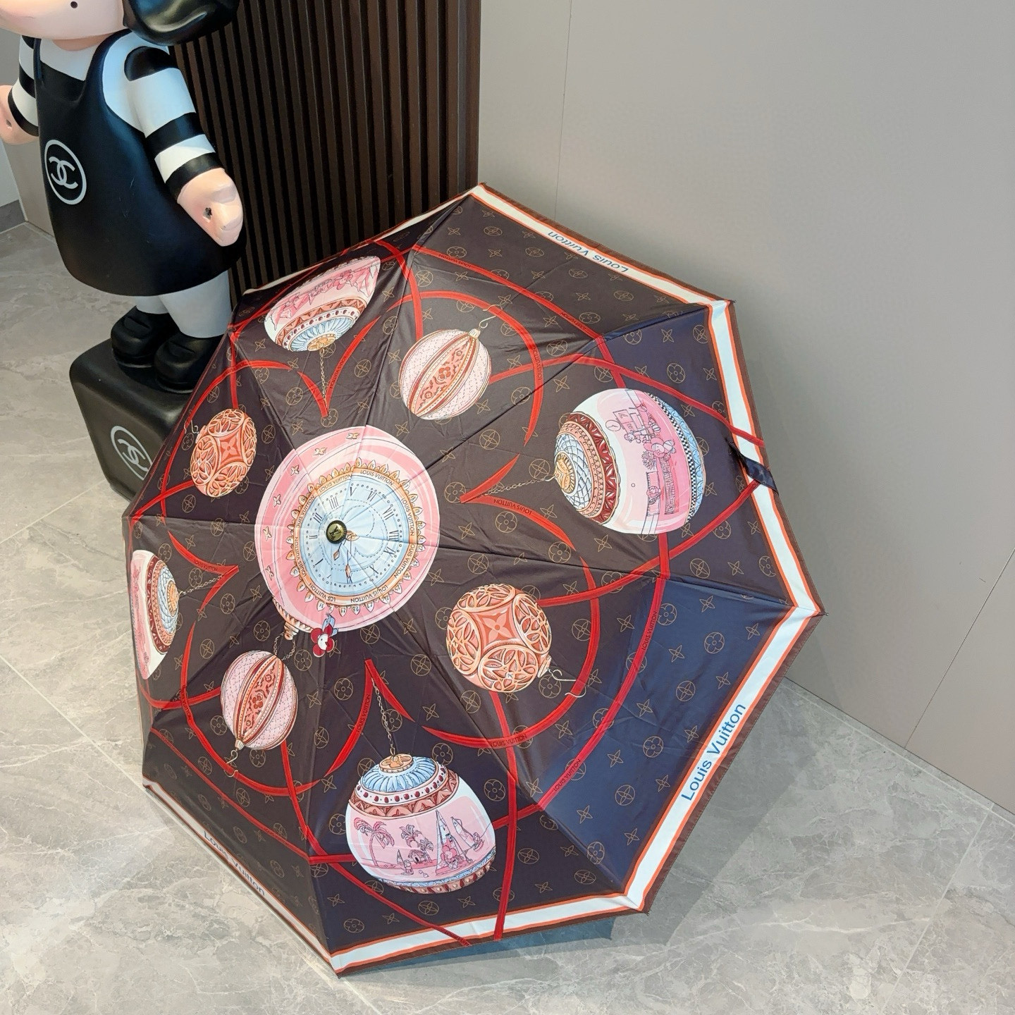  LOUIS VUITTON （路易威登）2025新款 经典字母 三折自动折叠晴雨伞 新涂层技术深色伞面