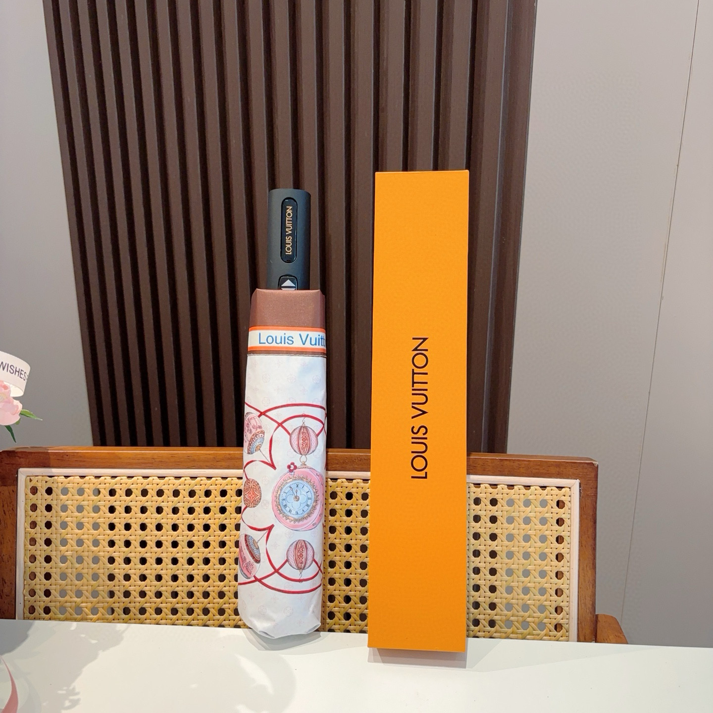  LOUIS VUITTON （路易威登）2025新款 经典字母 三折自动折叠晴雨伞 新涂层技术深色伞面