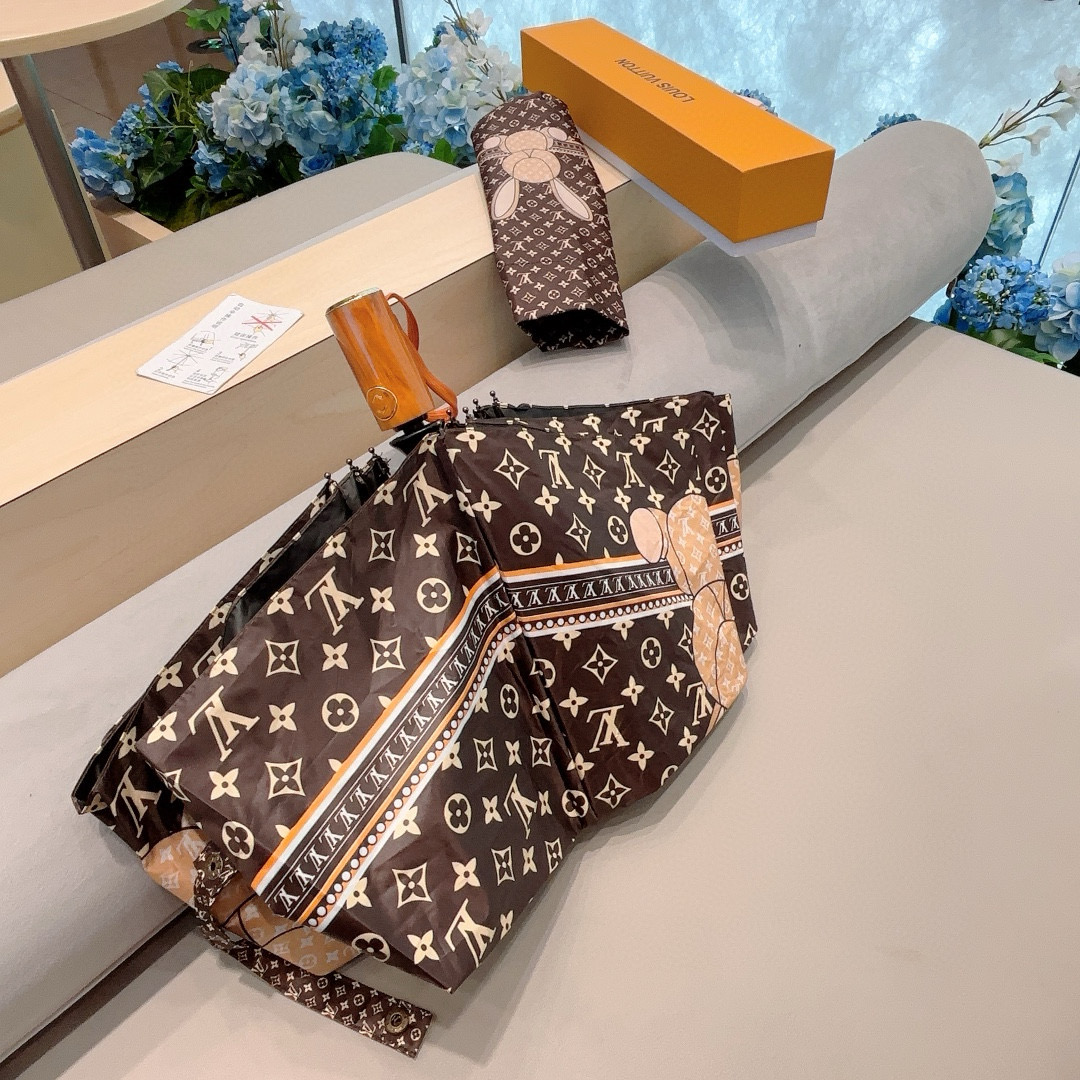  LOUIS VUITTON （路易威登）兔子logo 三折自动折叠晴雨伞 新涂层技术深色伞面 拥有令人