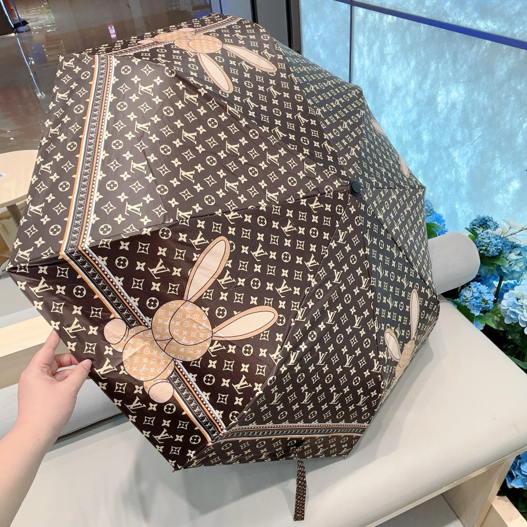  LOUIS VUITTON （路易威登）兔子logo 三折自动折叠晴雨伞 新涂层技术深色伞面 拥有令人