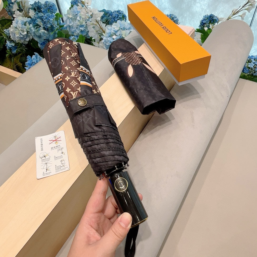  LOUIS VUITTON （路易威登）兔子logo 三折自动折叠晴雨伞 新涂层技术深色伞面 拥有令人