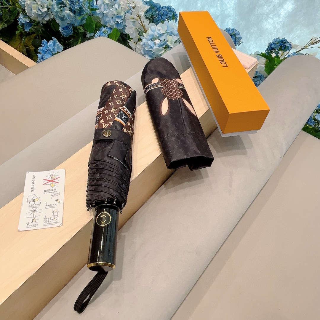  LOUIS VUITTON （路易威登）兔子logo 三折自动折叠晴雨伞 新涂层技术深色伞面 拥有令人