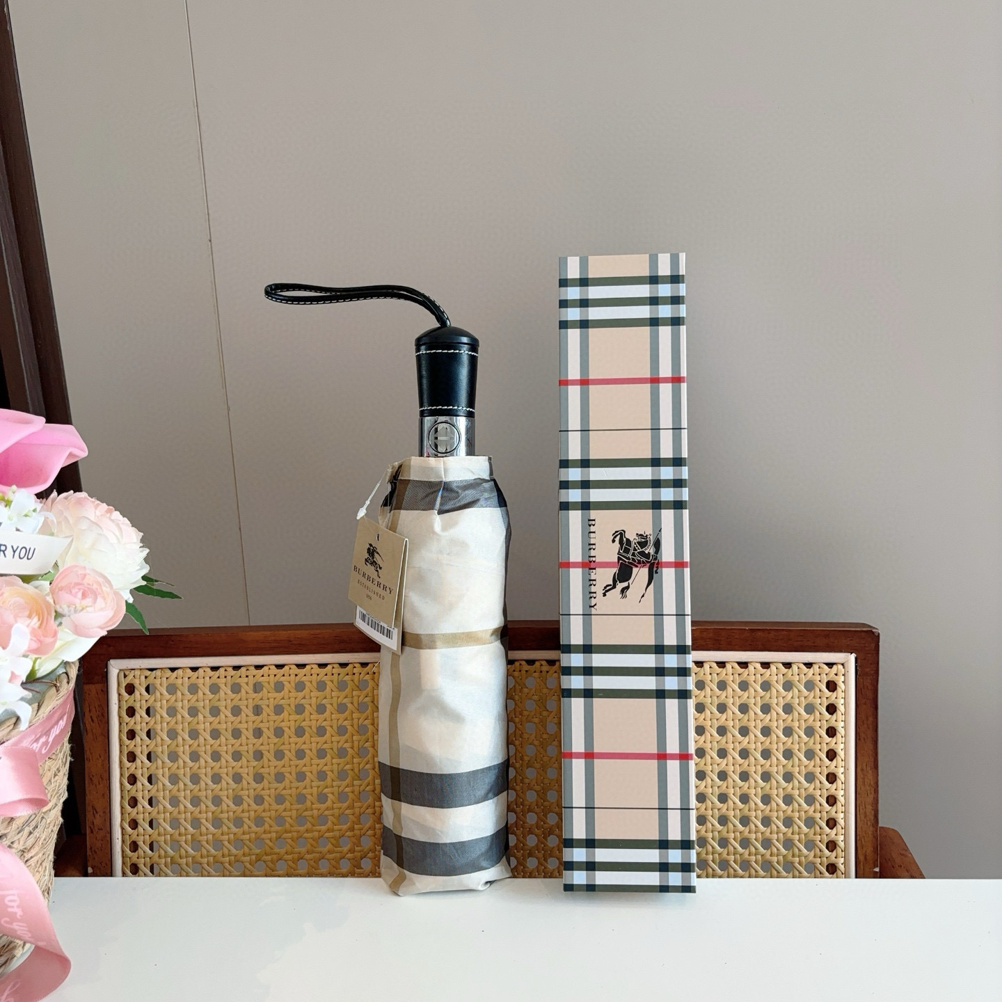  BURBERRY（巴宝莉） 三折自动折叠晴雨伞 年度巅峰之作 经典 高雅 时髦 这就是被称为英国BUR
